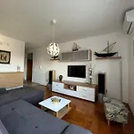 Prova S Pogledom Na I Besplatnim Parkingom Apartamento Zadar