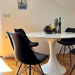 Prova S Pogledom Na I Besplatnim Parkingom Apartmán