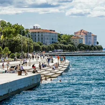 Prova S Pogledom Na I Besplatnim Parkingom Apartmán