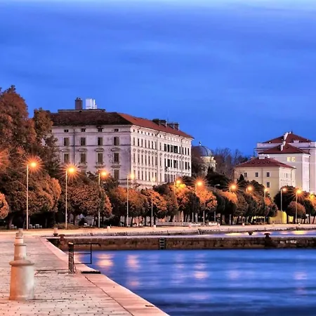 Prova S Pogledom Na I Besplatnim Parkingom Apartmán *