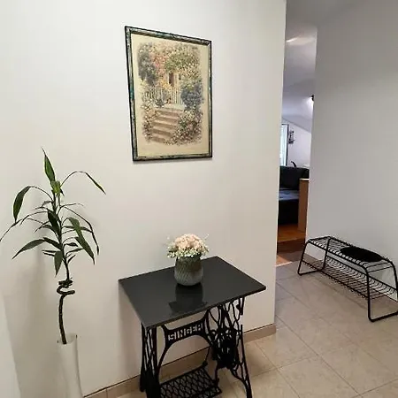 Apartment Prova S Pogledom Na I Besplatnim Parkingom