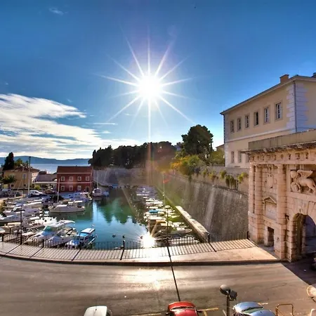 Prova S Pogledom Na I Besplatnim Parkingom * Zadar