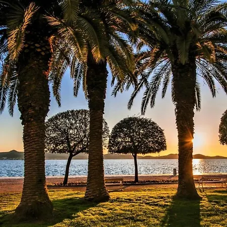 Prova S Pogledom Na I Besplatnim Parkingom