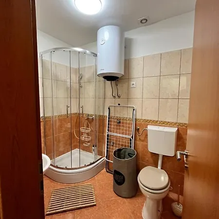Apartment Prova S Pogledom Na I Besplatnim Parkingom